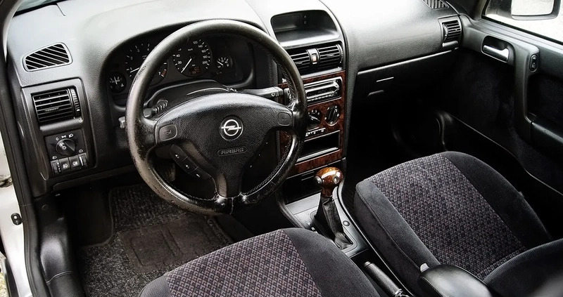 Opel Astra cena 6500 przebieg: 216000, rok produkcji 1999 z Szczecin małe 781